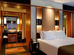 small-luxury-hotel-miami-beach-egb6q